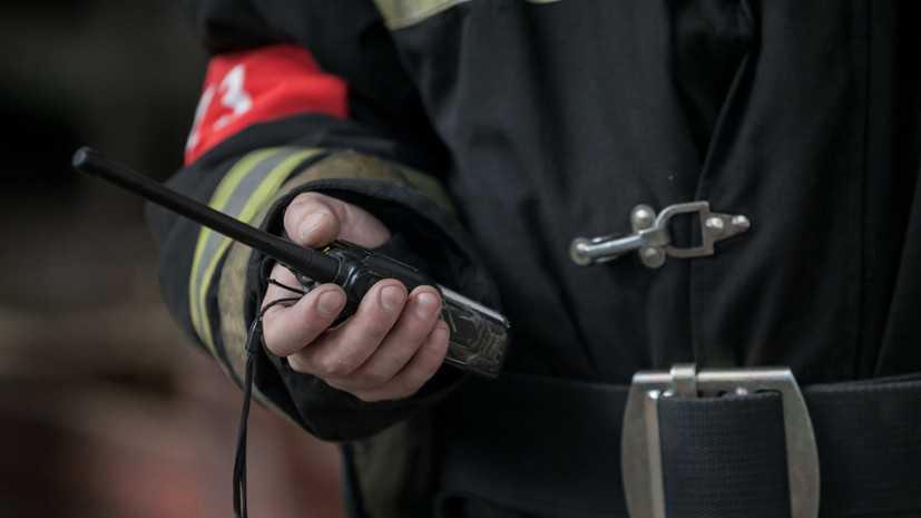 Два поезда и вертолёт привлечены к тушению пожара после атаки БПЛА в Краснодаре